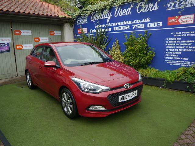 Hyundai i20 1.2 SE 5dr LOW TAX AND INSURANCE Hatchback Petrol Red