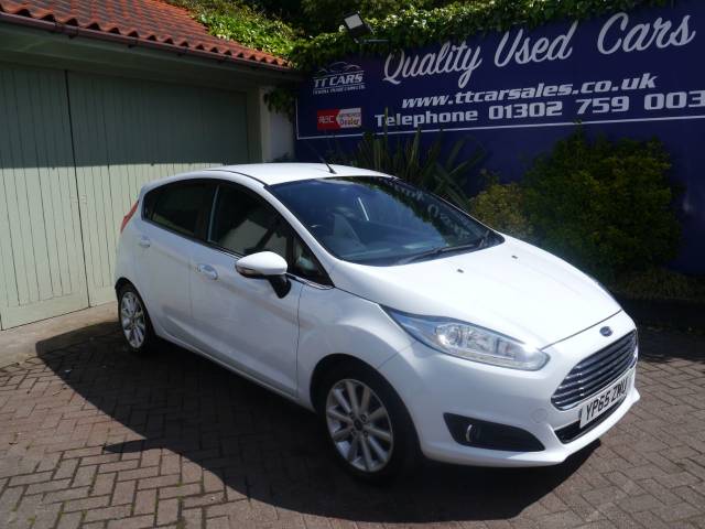 Ford Fiesta 1.0 EcoBoost Titanium 5dr Hatchback Petrol White