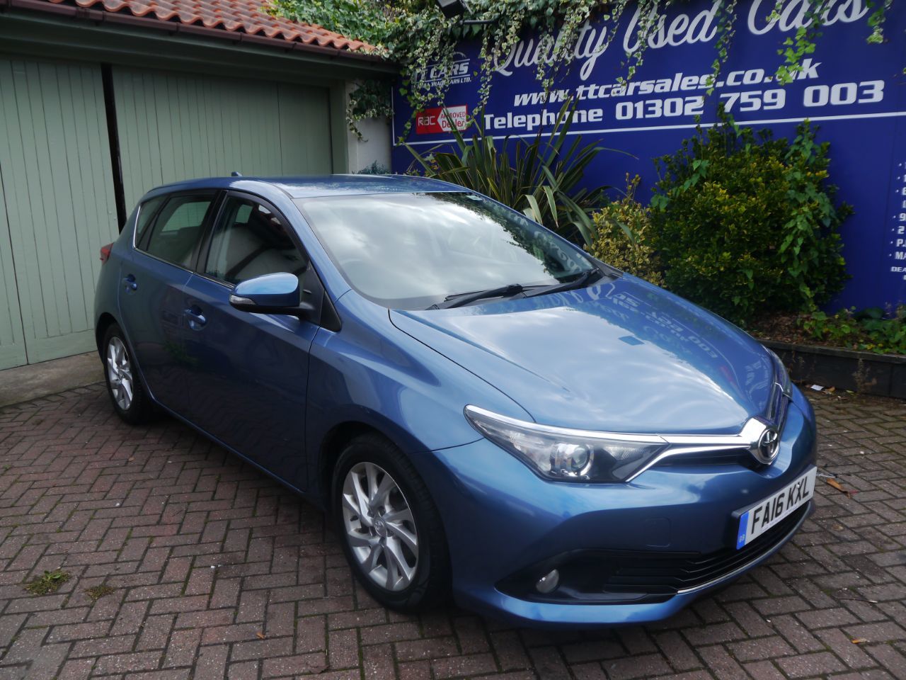 2016 Toyota Auris