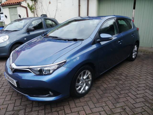 2016 Toyota Auris 1.6 D-4D Business Edition 5dr