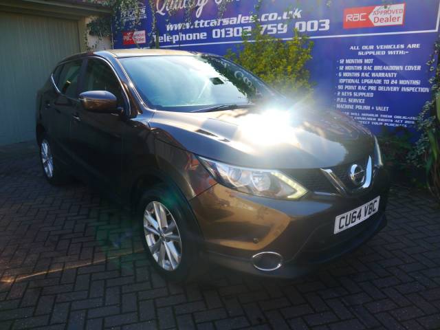 Nissan Qashqai 1.2 DiG-T Acenta [Smart Vision Pack] 5dr Hatchback Petrol Beige