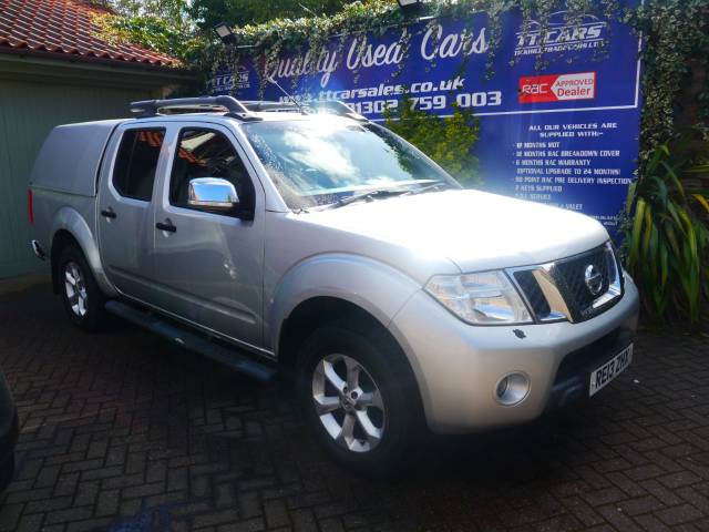 Nissan Navara Double Cab Pick Up Tekna 2.5dCi 190 4WD Pick Up Diesel Silver