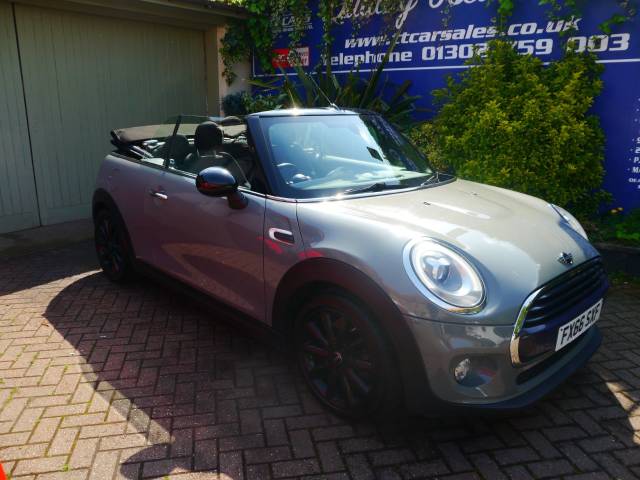 Mini Convertible 1.5 Cooper D 2dr Auto Convertible Diesel Grey