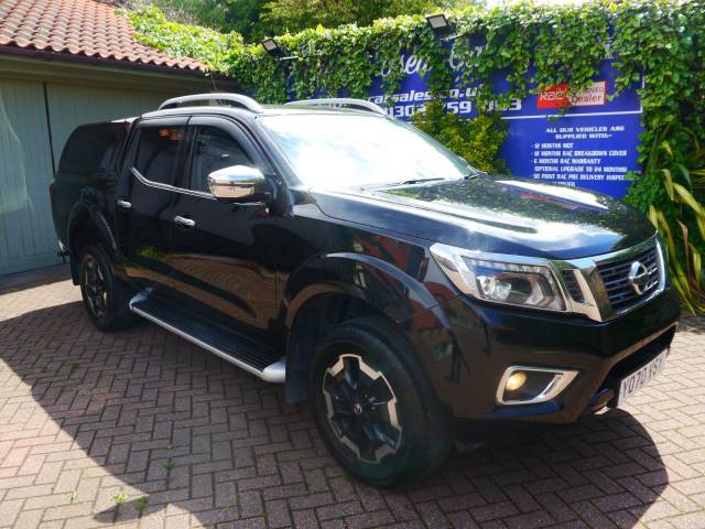 Nissan Navara Double Cab Pick Up Tekna 2.3dCi 190 TT 4WD Auto Pick Up Diesel Black