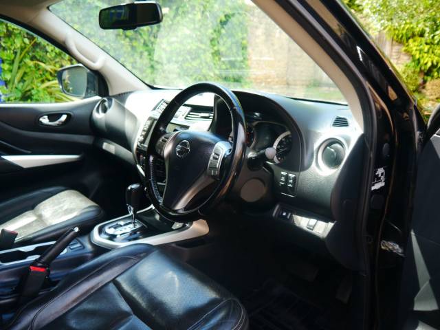 2020 Nissan Navara Double Cab Pick Up Tekna 2.3dCi 190 TT 4WD Auto