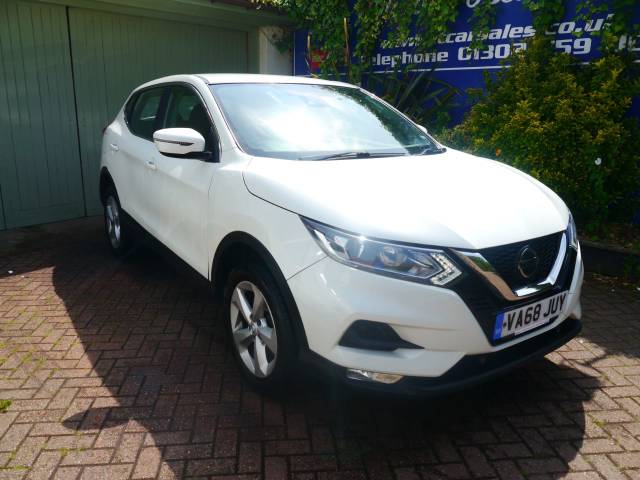 Nissan Qashqai 1.3 DiG-T Acenta Premium 5dr Hatchback Petrol White